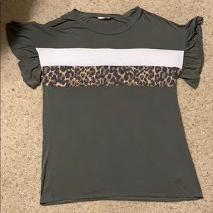 Cute boutique shirt! Size M